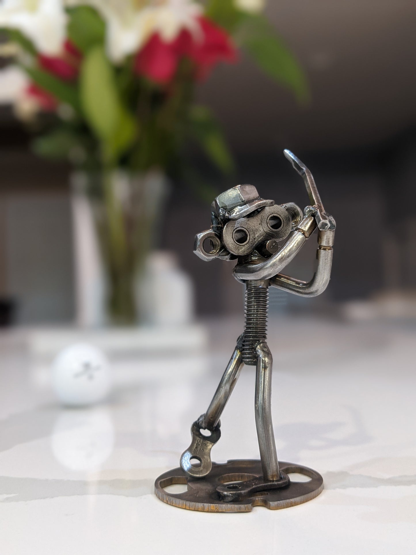 Chainlink Figure - Golfer Swing